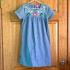 Girl’s size large J. Khaki short sleeved embroidered blue dress